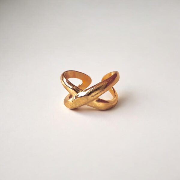 Elegant gold cross ring - Image 3