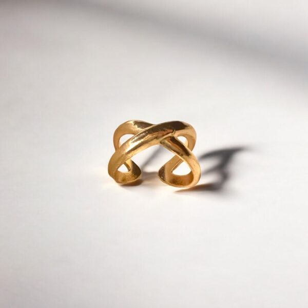 Elegant gold cross ring - Image 2